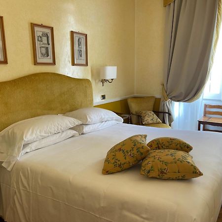 Bettoja Hotel Massimo D'Azeglio Рим Экстерьер фото