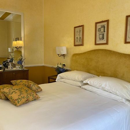 Bettoja Hotel Massimo D'Azeglio Рим Экстерьер фото