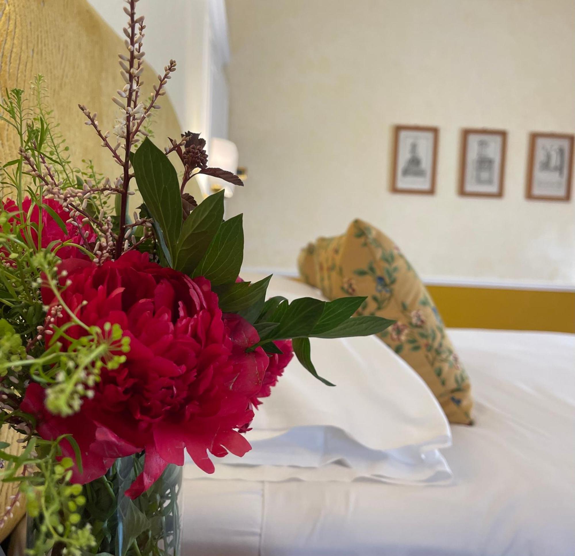 Bettoja Hotel Massimo D'Azeglio Рим Экстерьер фото
